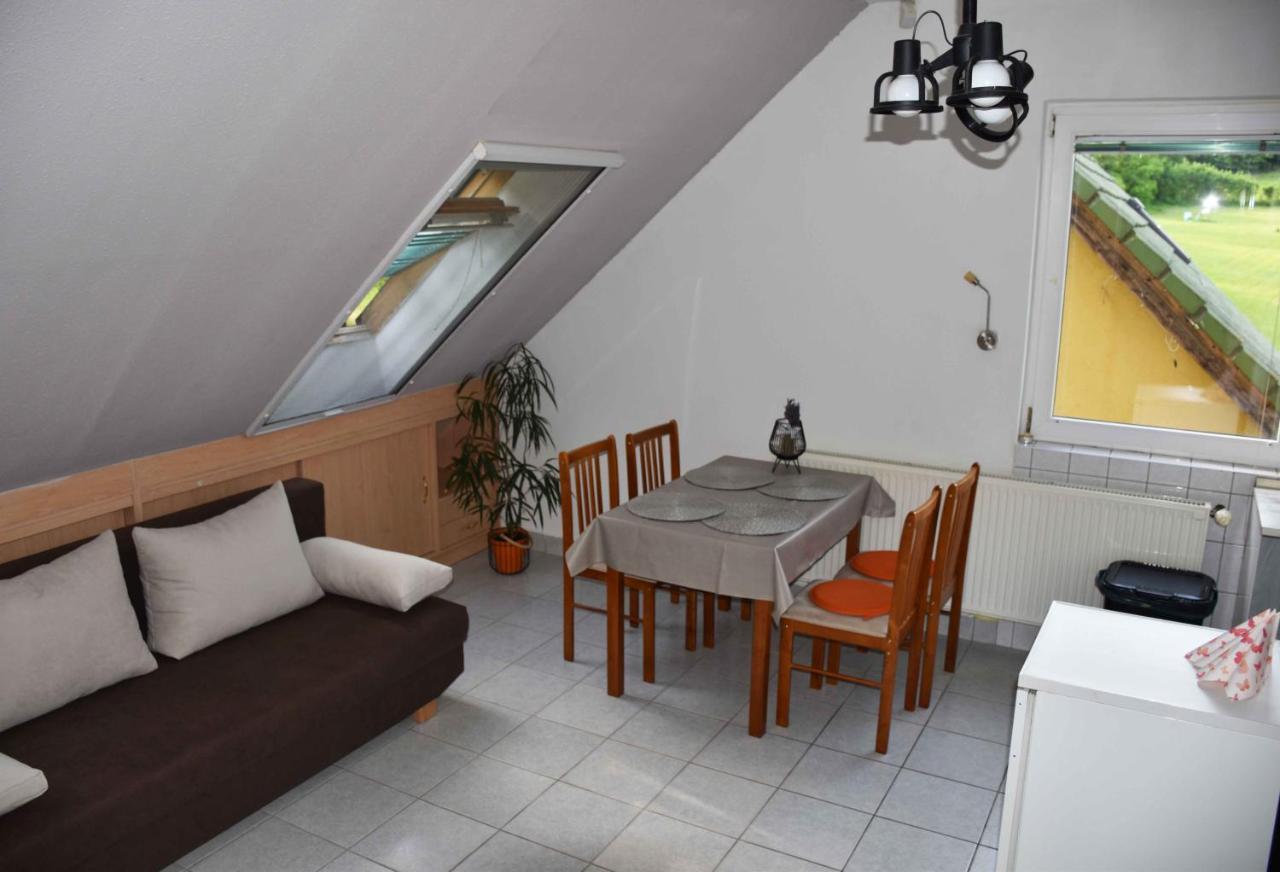Pilikan Apartments - Park, Agroturism, Vineyard & Farm Сержегтомай Екстер'єр фото